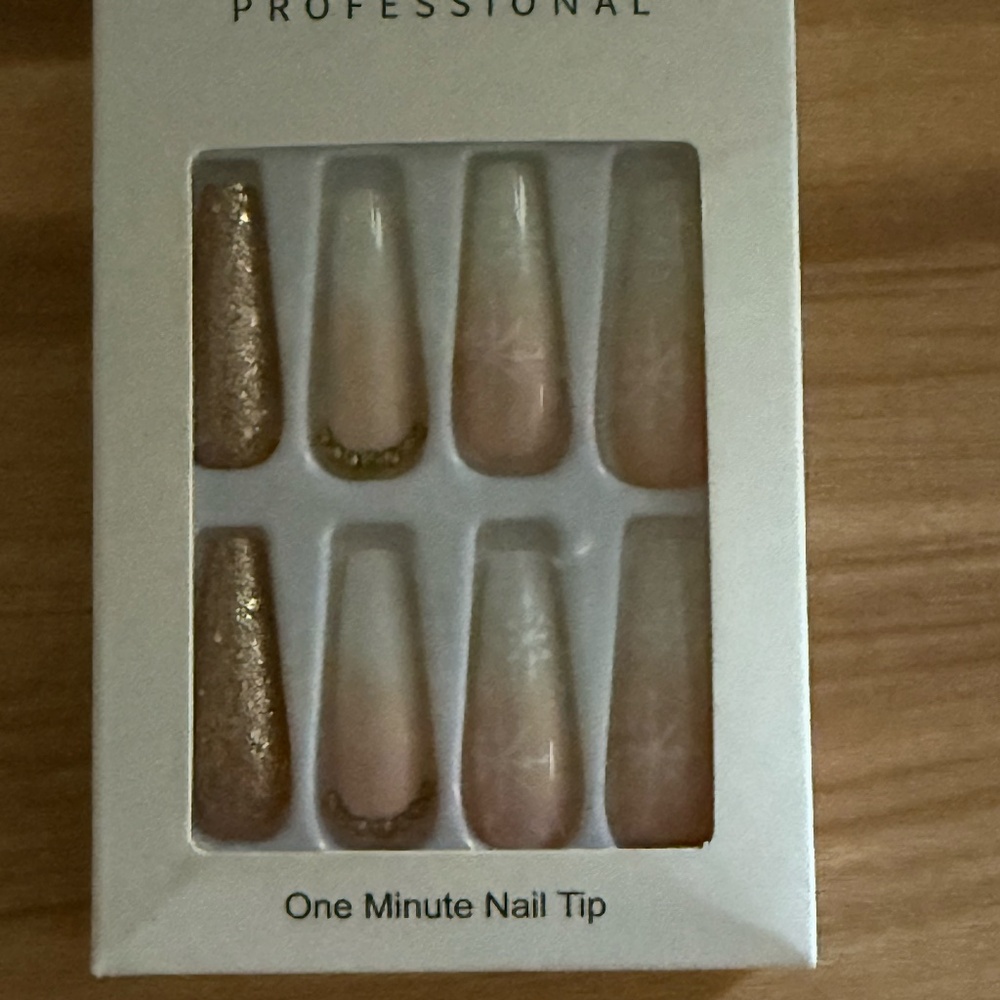 Press On nails